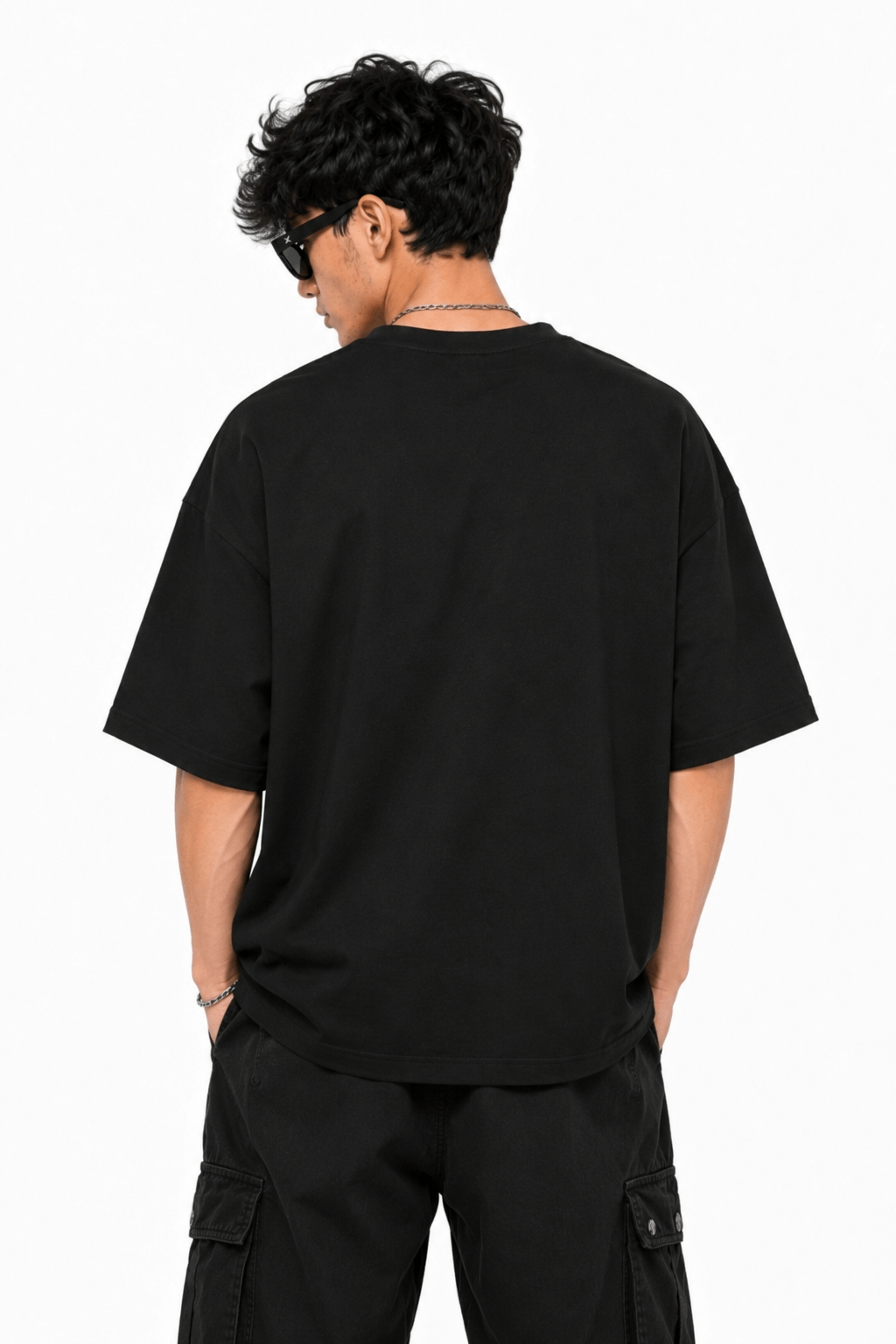 Side View Streetwear Oversized Tee Oversized Graphic T-Shirt Men side view premium streetwear fit